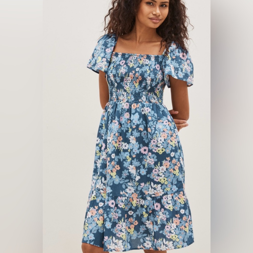 Gap Floral Smocked Dress With Flutter Sleeves NWT